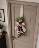 Escapulário de Porta Xadrez com Flores Lilases e Ovelhinha